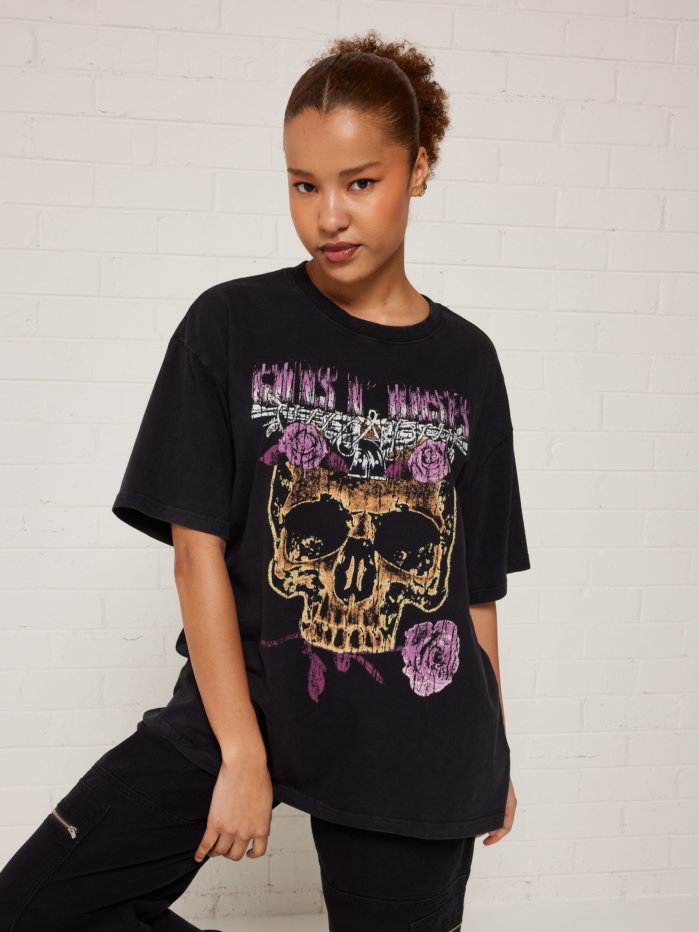 Guns and roses t shirt hot sale online india