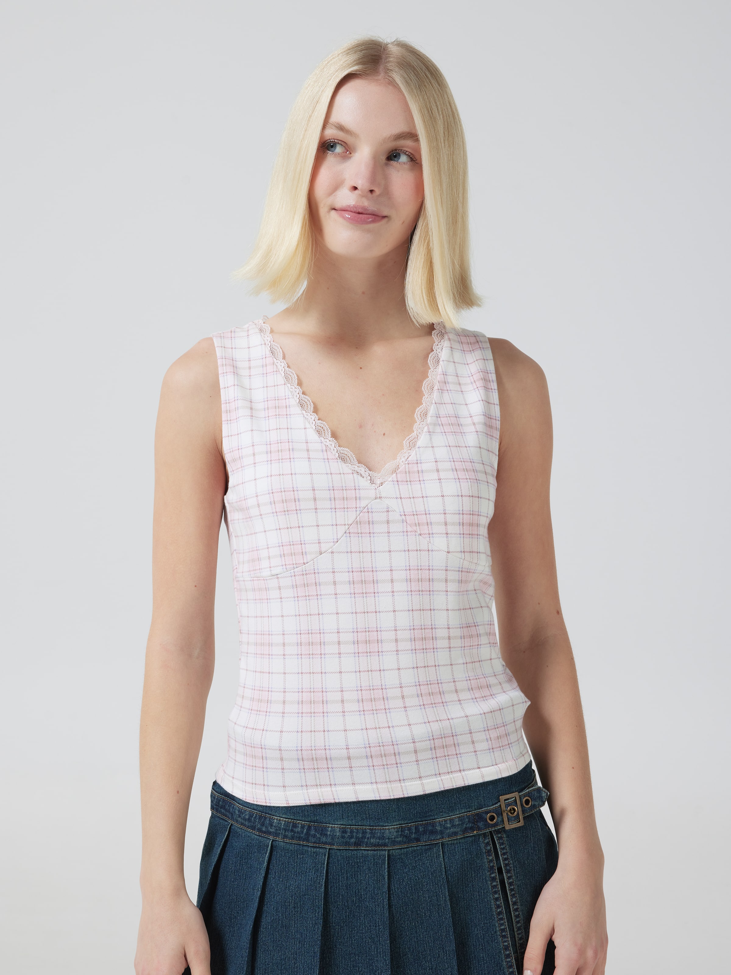 Printed Lace Trim V Neck