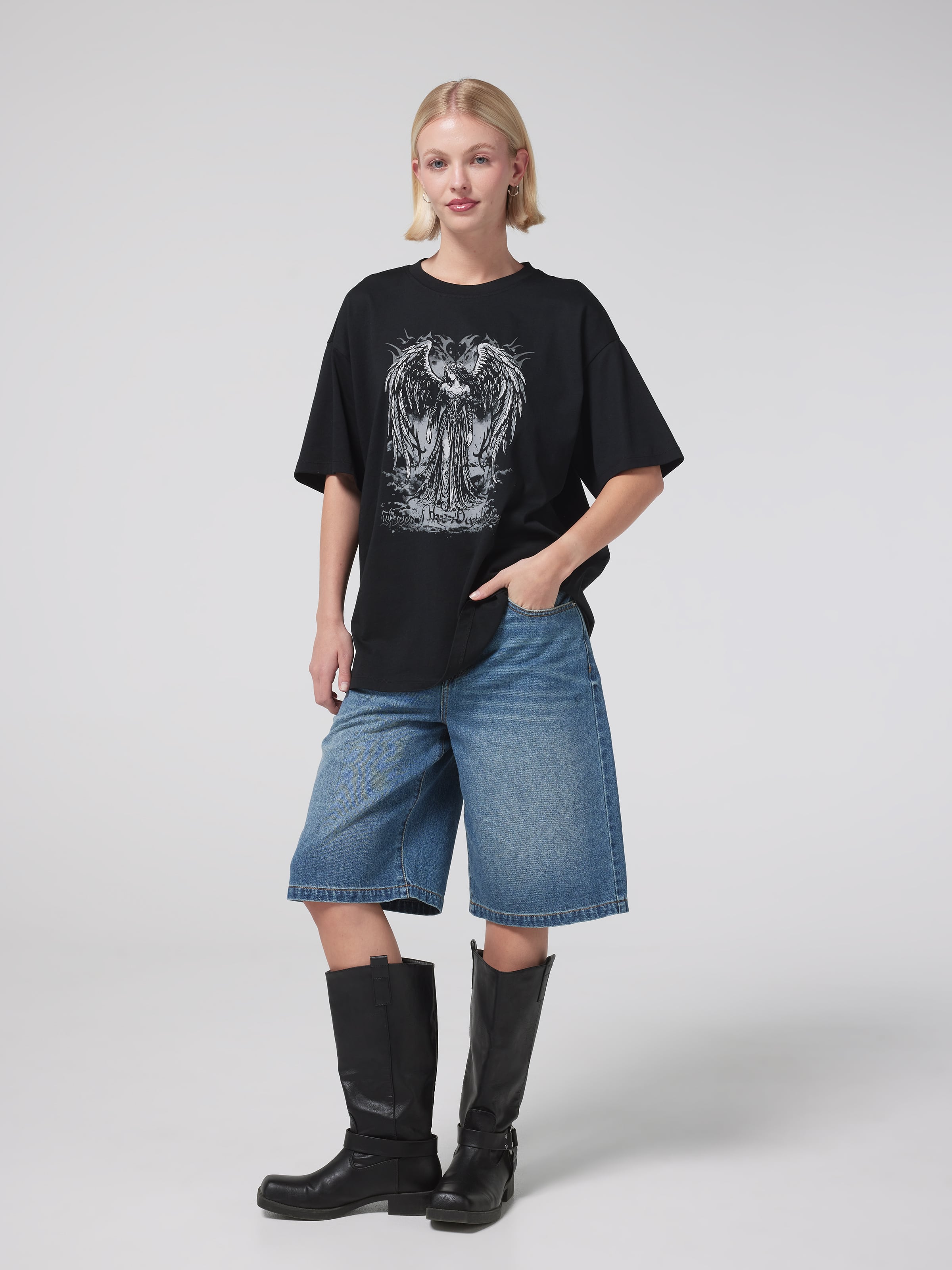 Queen Of Darkness Oversized Tee