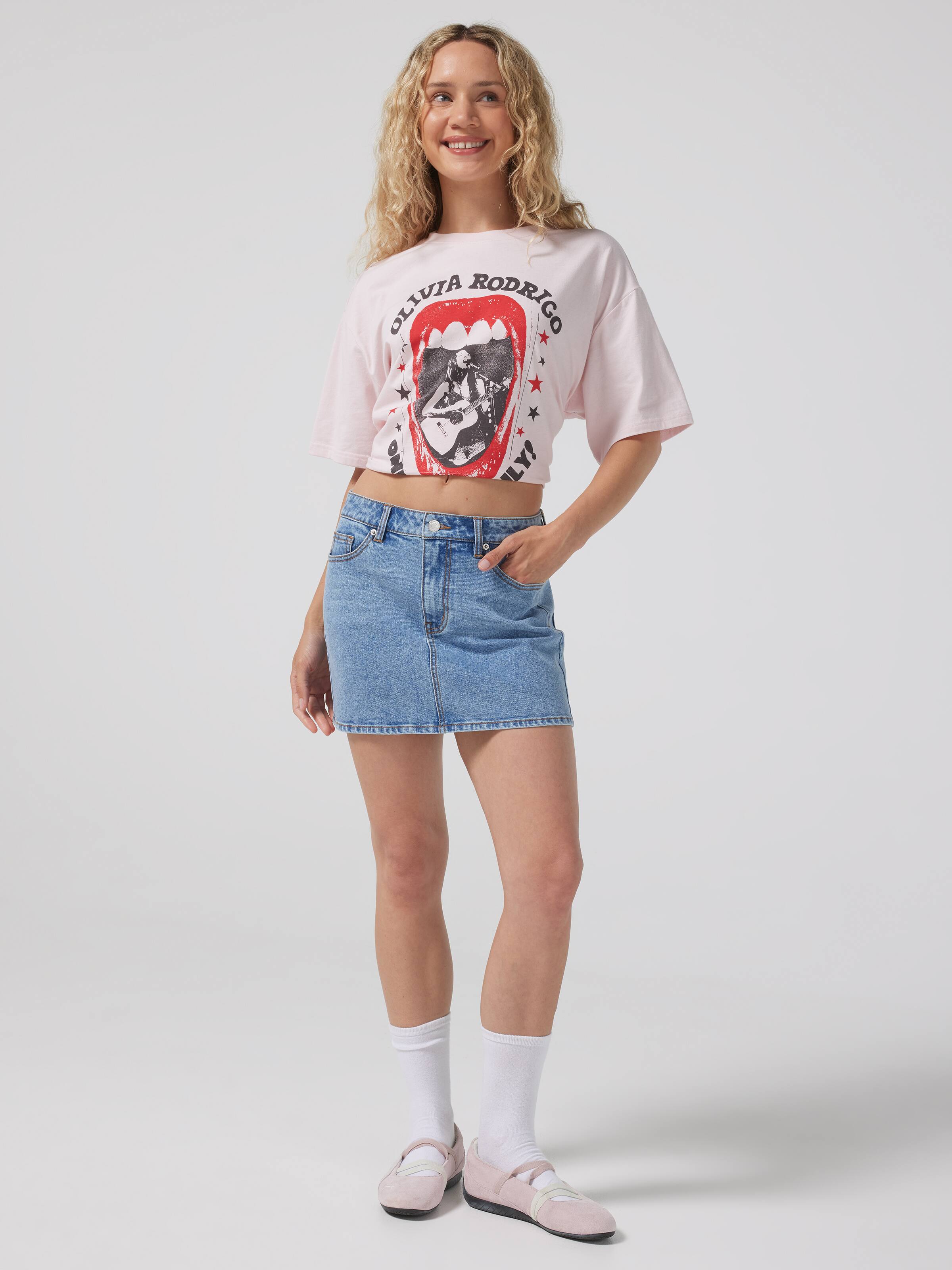 Music Olivia Lips Oversized Tee