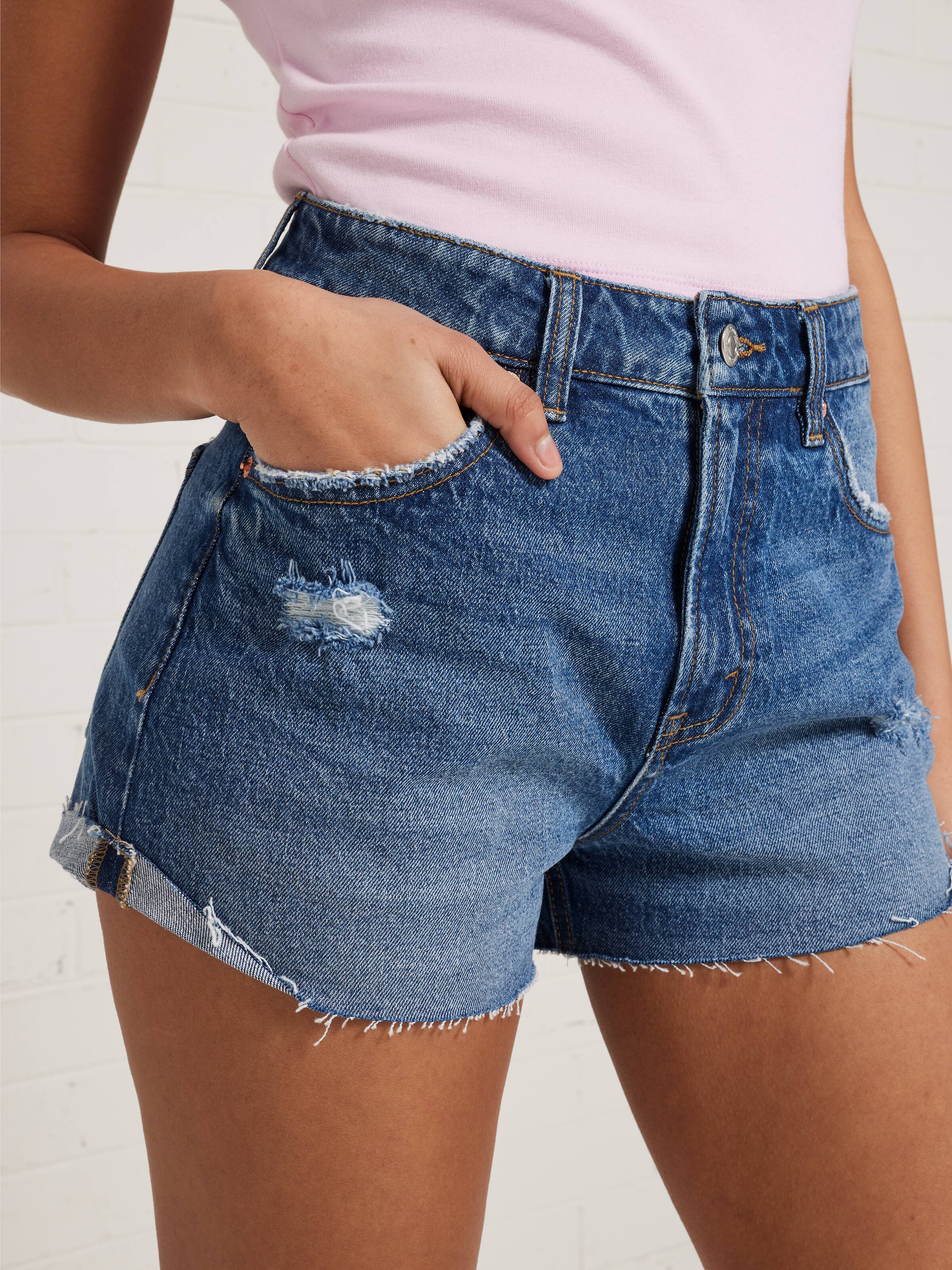 Miley Ripped Short