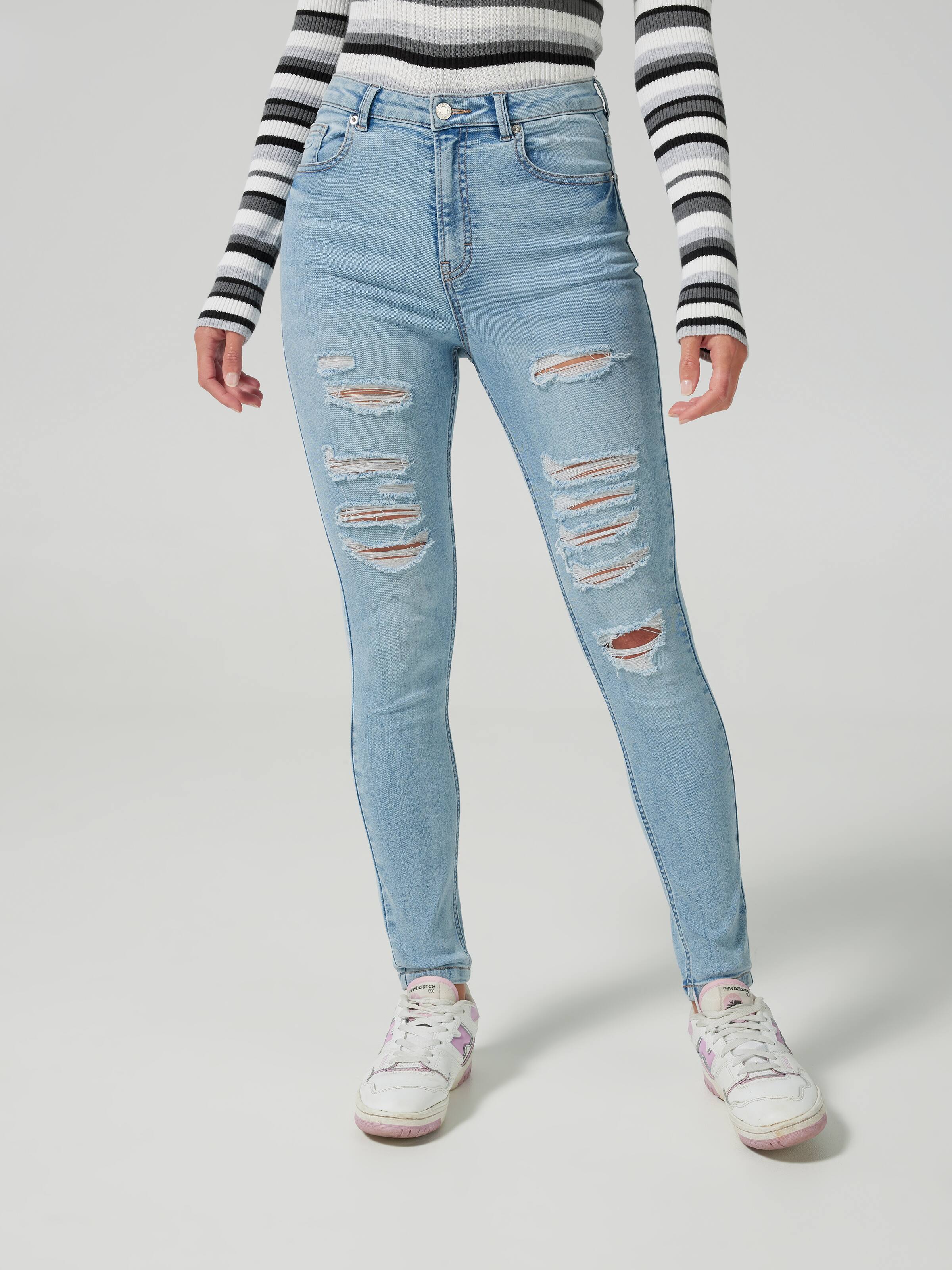 Jessie Extreme Rip Jean
