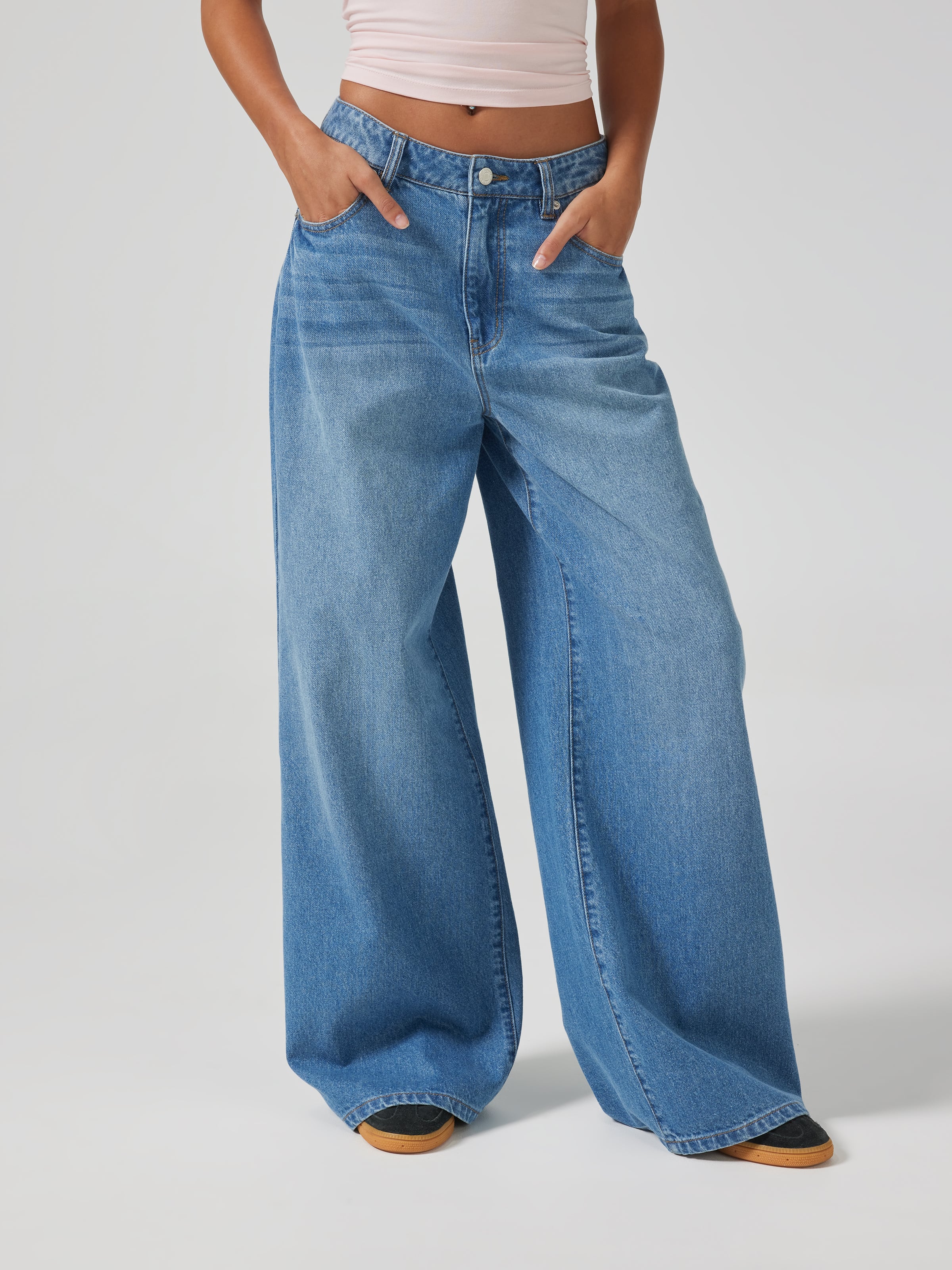 River High Rise Wide Leg Jean