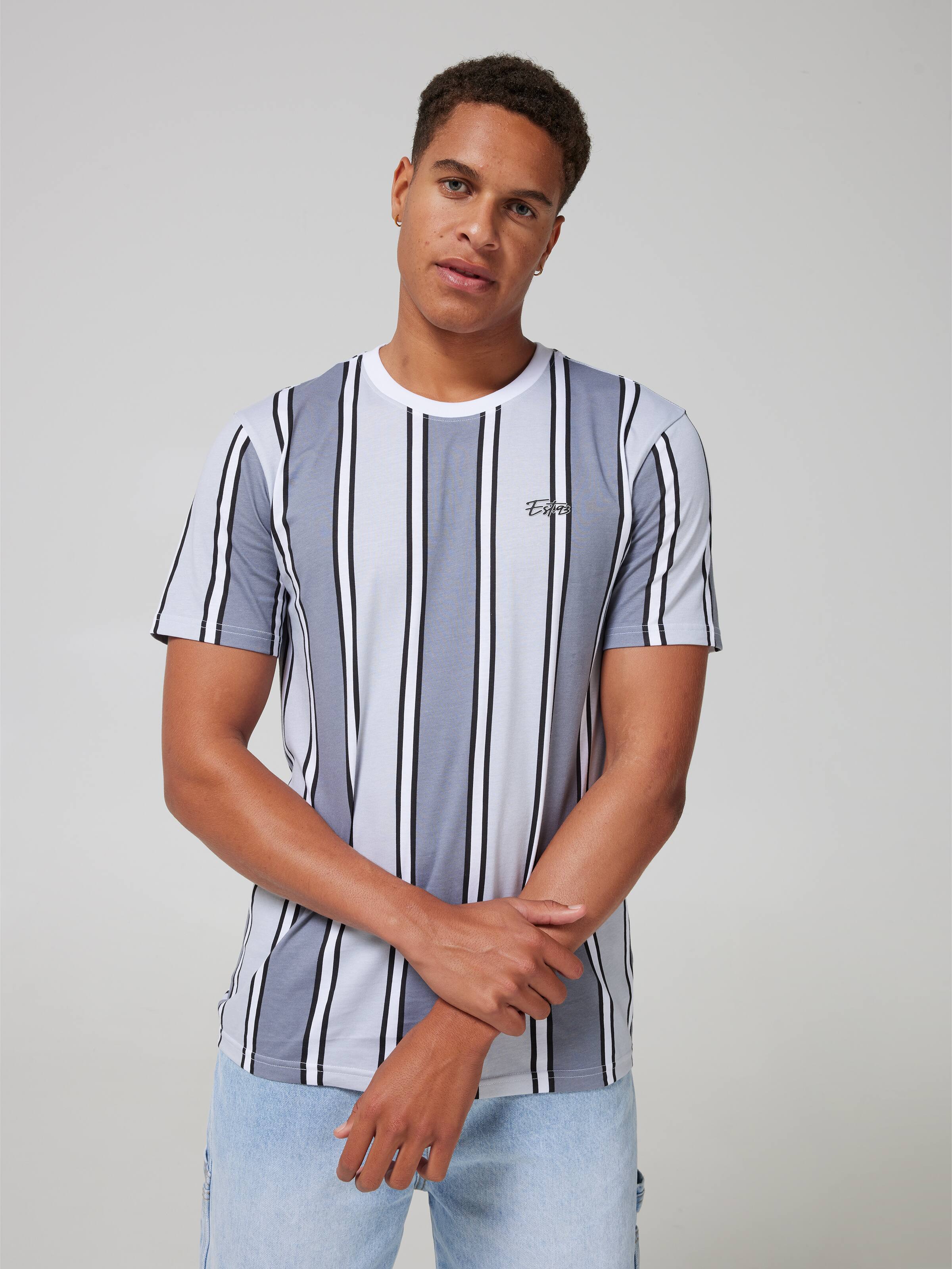 V Stripe Short Sleeve Tee