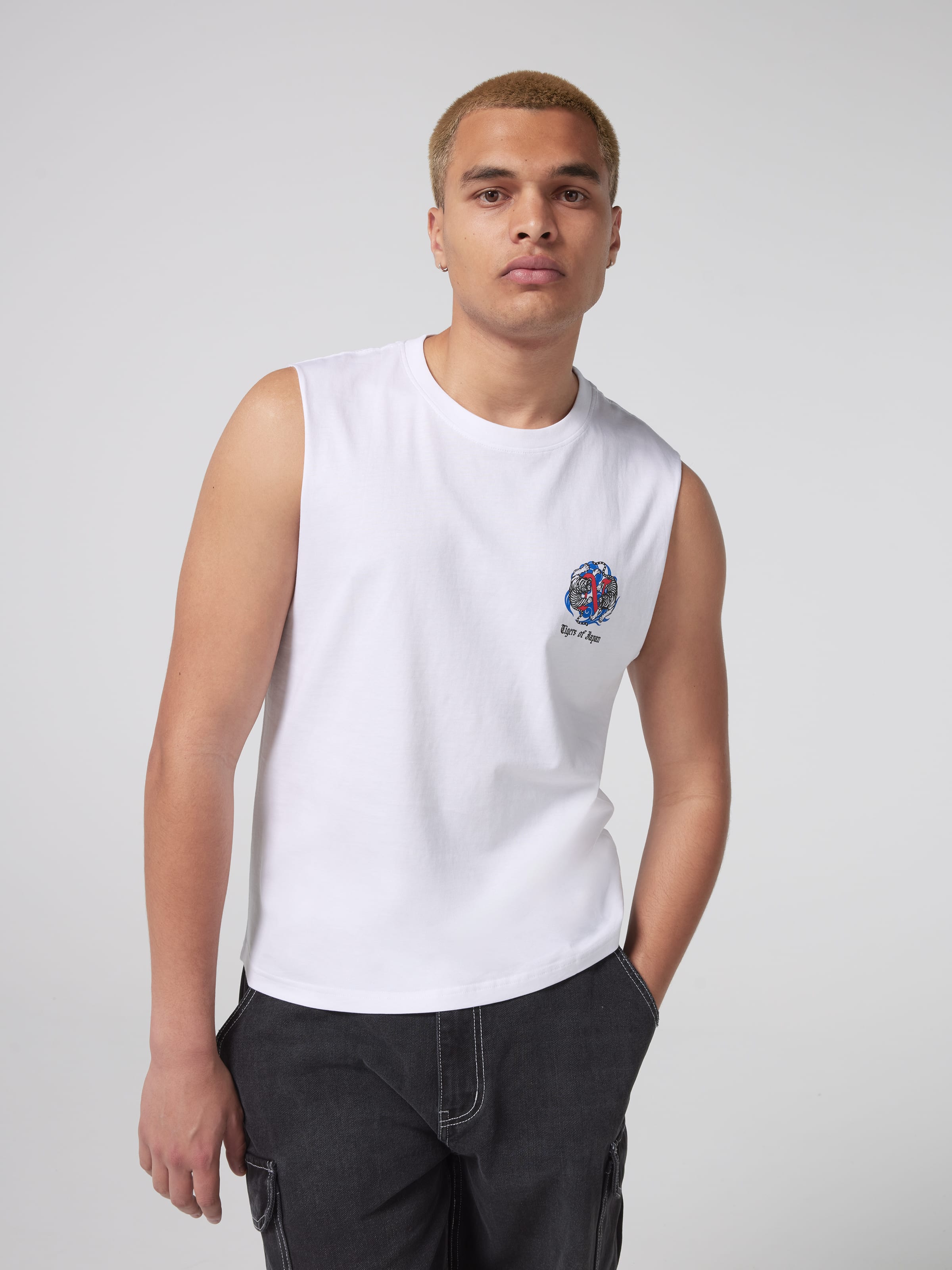 Trend Tiger Naha Muscle Tee