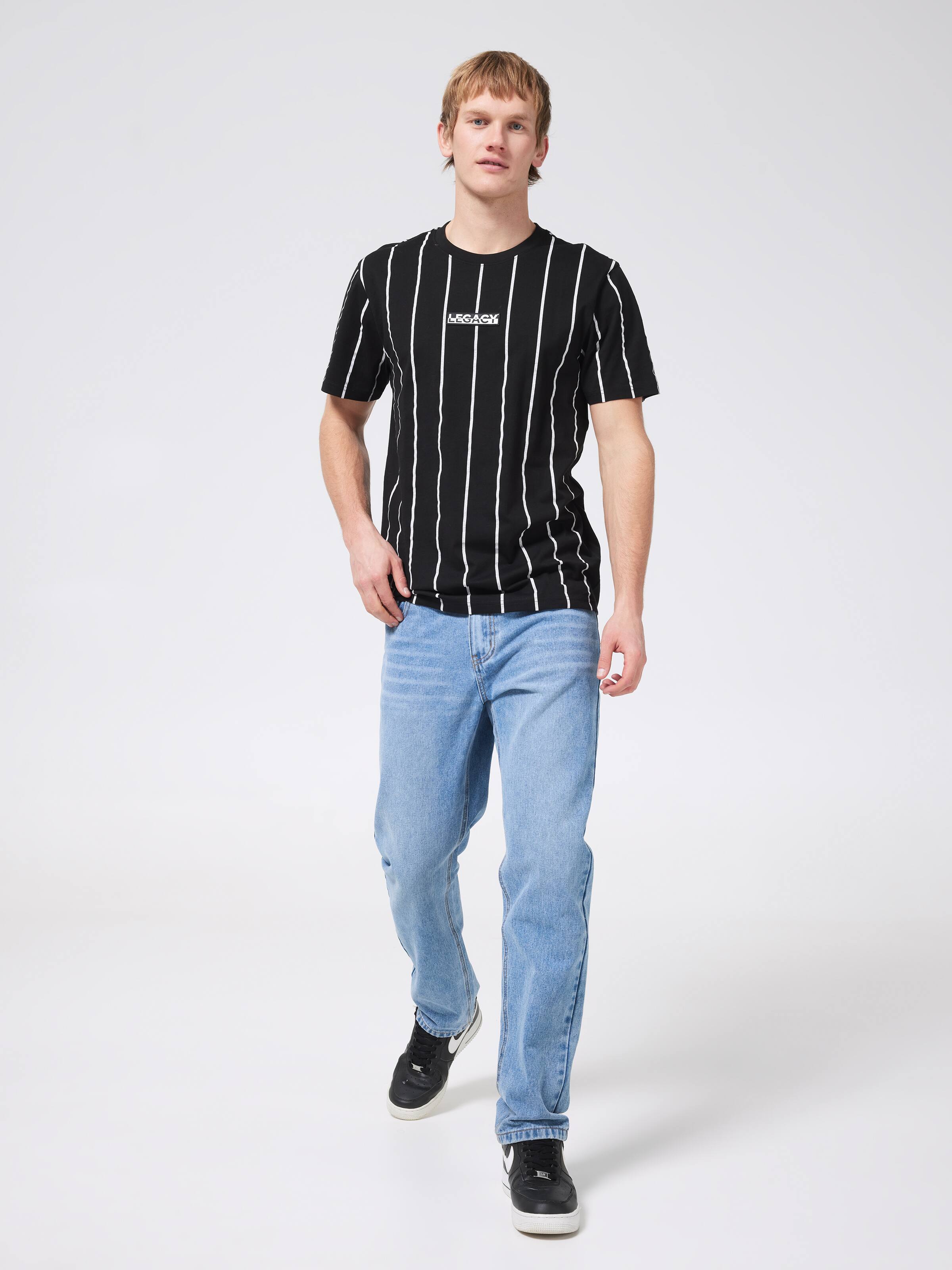 Vstripe Legacy Badge Short Sleeve Tee