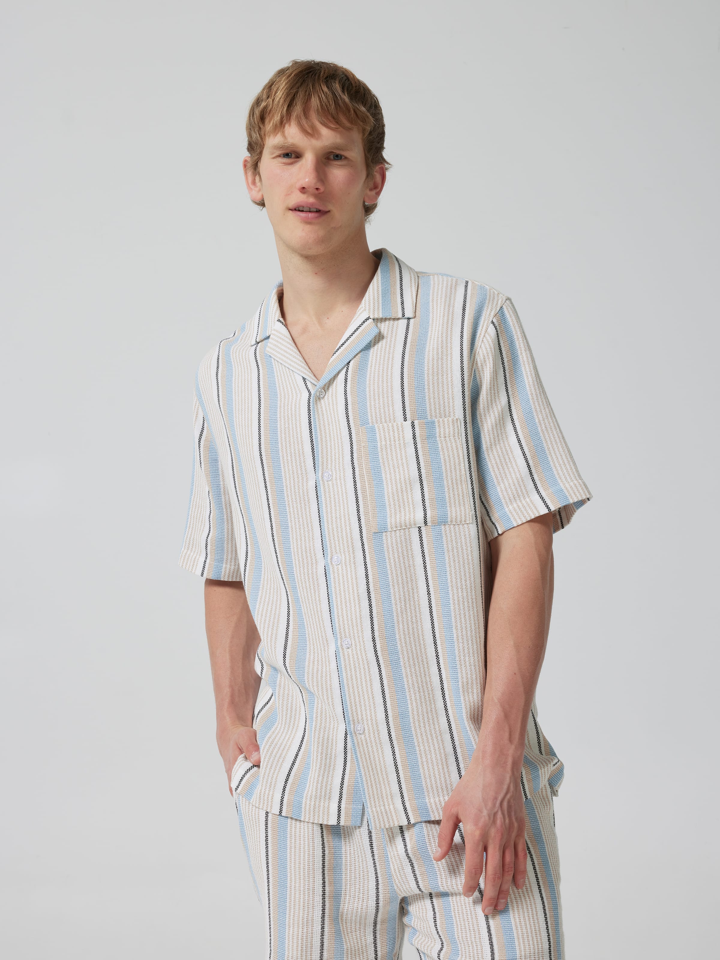 Trio Vstripe Byron Suit Shirt