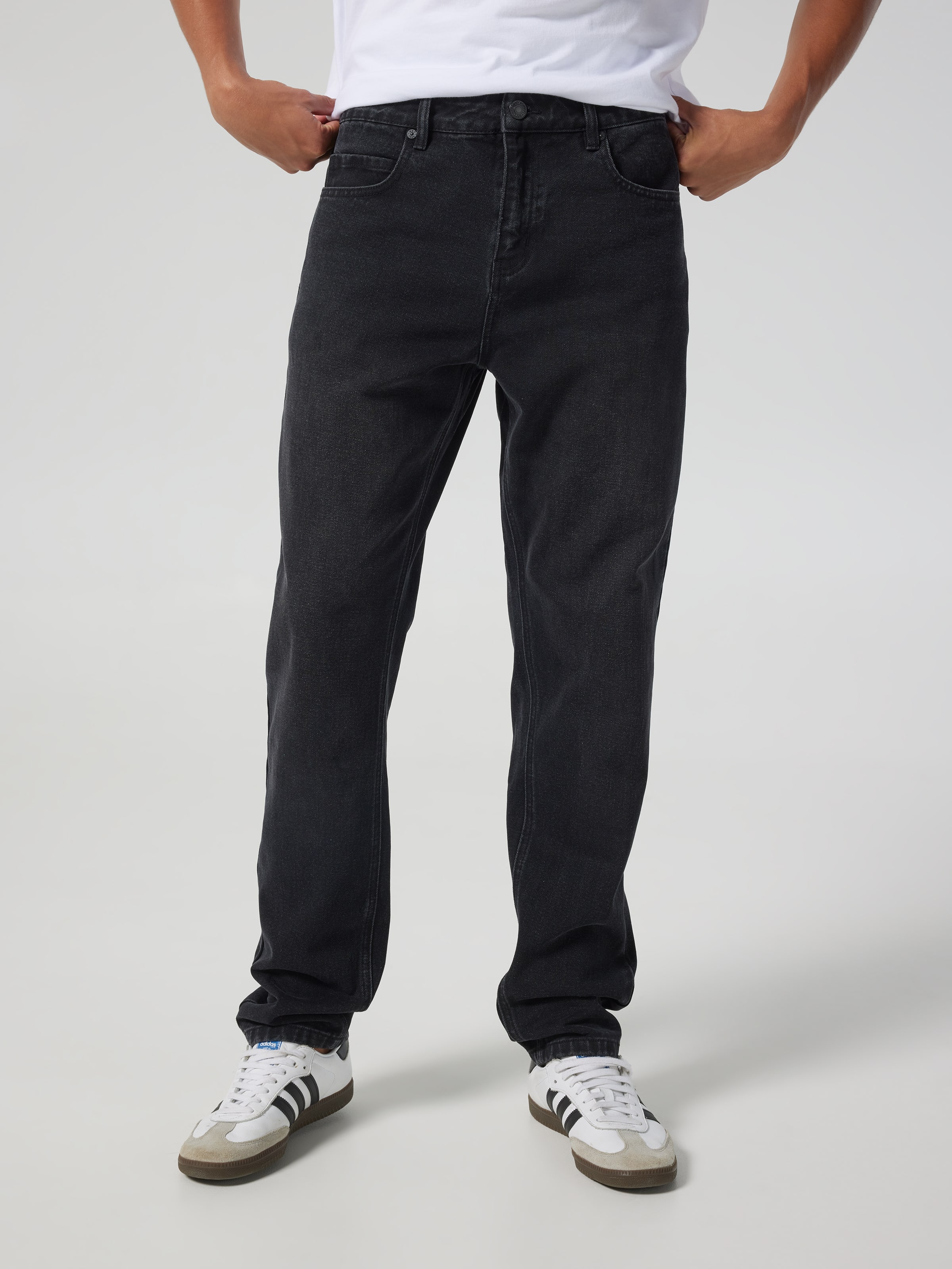 Roy Relaxed Tapered Jean