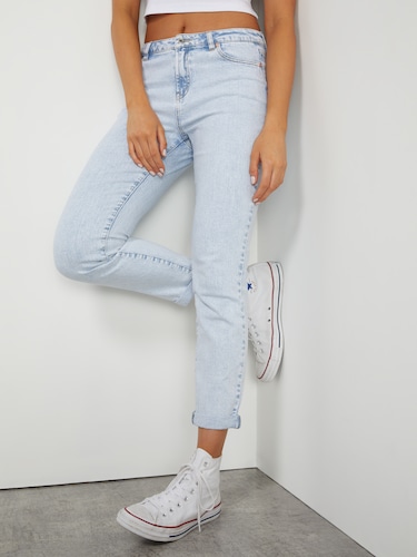 Hayley Boyfriend Clean Jean                                                                                                     