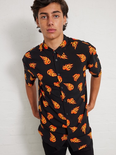Black Trend Flames Resort Shirt                                                                                                 